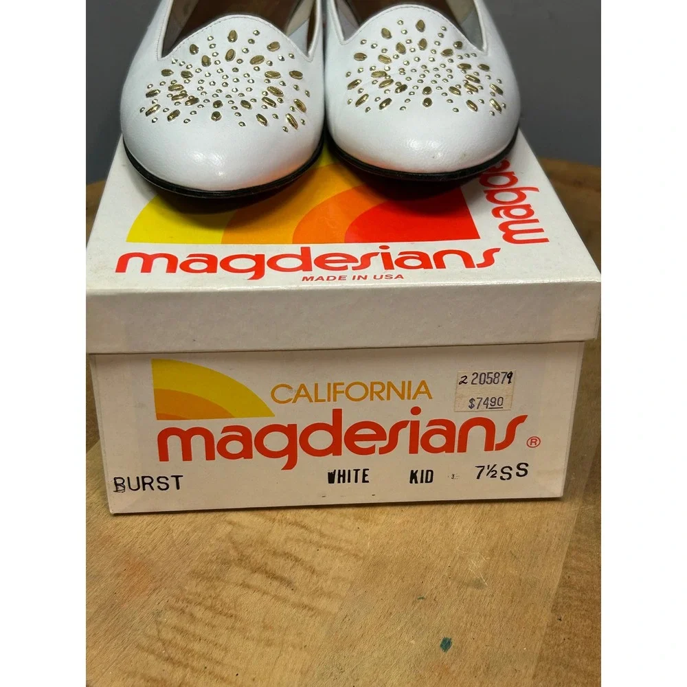 Magdesians Flats Women 7.5 SS White Burst Studded Leather Vintage Low Wedge 5879